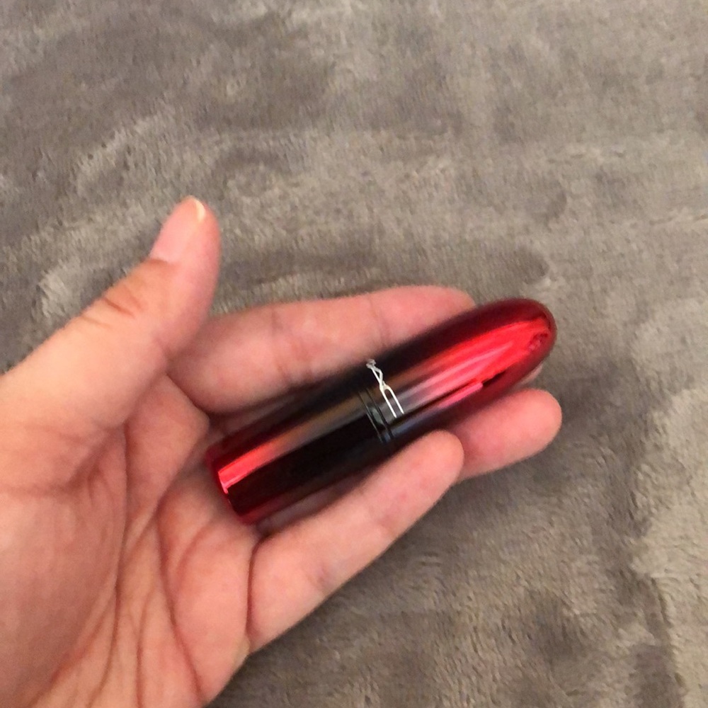 NWT π MAC Love me Lipstick Joie De Vivre - Picture 8 of 9